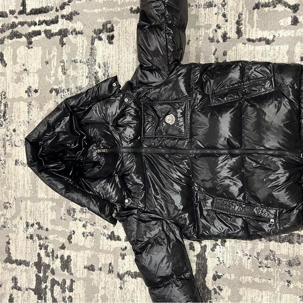Black Hooded Puffer Jacket with Quilted Design